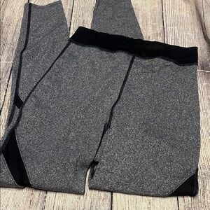 Winning Edge Fitness by TC Size large Leggings Like New Style #4349 Gray Black